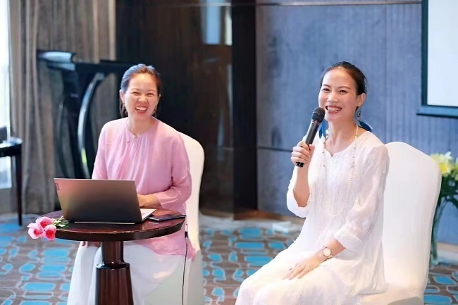 B体育知音谷携手玲玲老师：脉轮瑜伽引领中老年女性身心疗愈新风尚(图2)